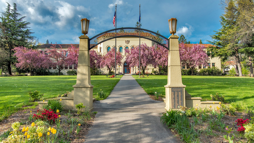 Front view of the Churchill building